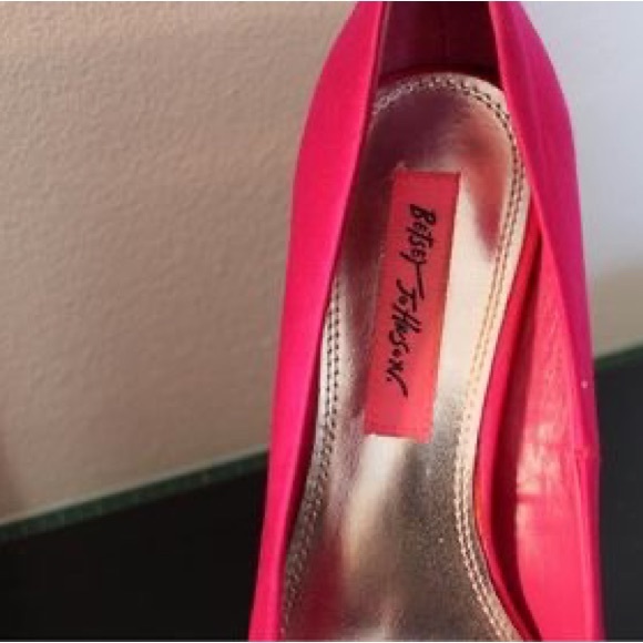 Pink Betsy Johnson size 7 pumps - Picture 2 of 7